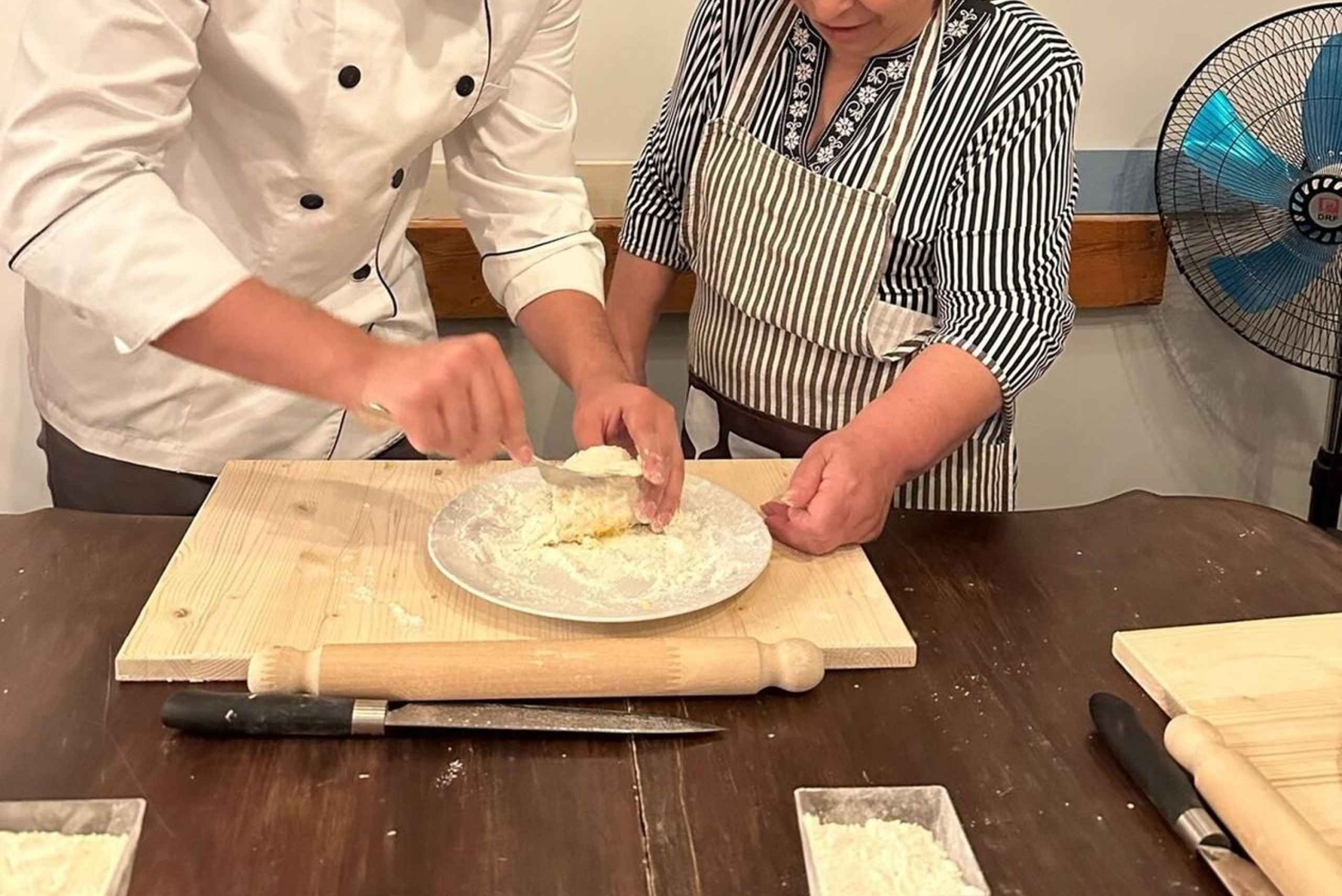 Lezione di pasta al Vaticano con vino e tiramisù