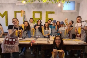 Lezione di pasta al Vaticano con vino e tiramisù