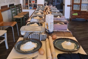 Lezione di pasta al Vaticano con vino e tiramisù