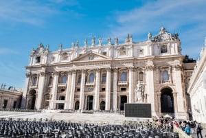 Vatican: St. Peter Basilica Express Guided Tour