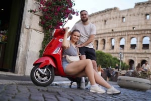 Rome: Guided Vespa Tour with Photo Stops