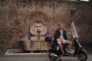 Rome: Guided Vespa Tour with Photo Stops