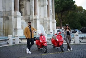 Rome: Vespa Tour with Photo Stops and Pickup (City Center)