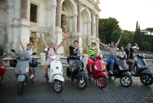 Rome: Vespa Tour with Photo Stops and Pickup (City Center)