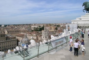 Vittoriano Terrace, Roman Forum, and Colosseum 3-Hour Tour