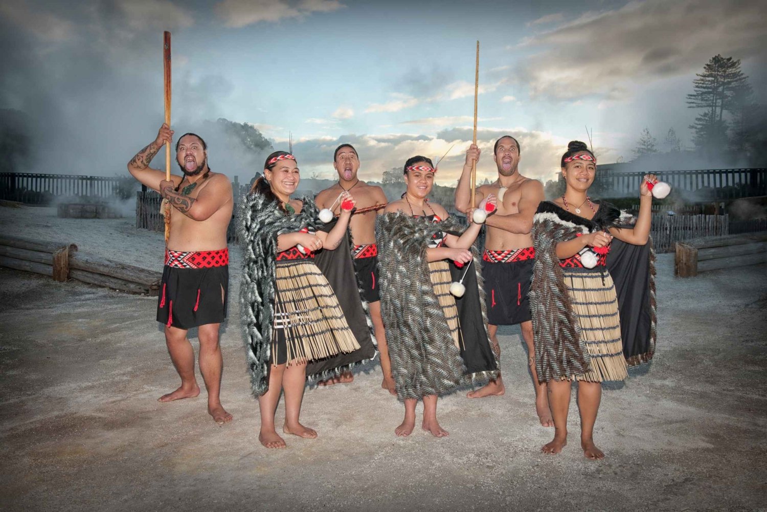 Rotorua: Māori Cultural Performance with Dancing