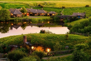 Hobbiton Movie Set & Te Puia Geothermal Valley Private Tour