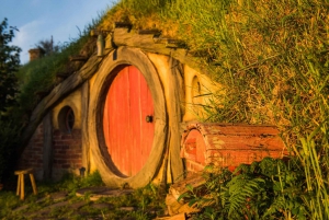 Hobbiton Movie Set & Te Puia Geothermal Valley Private Tour