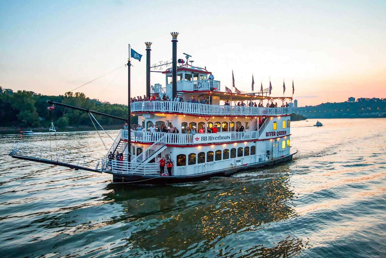 Ohio River: Sunset Sightseeing Cruise