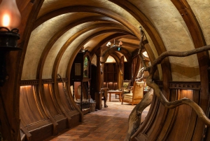 Private 2 Days Tour with Waitomo, Hobbiton and Rotorua