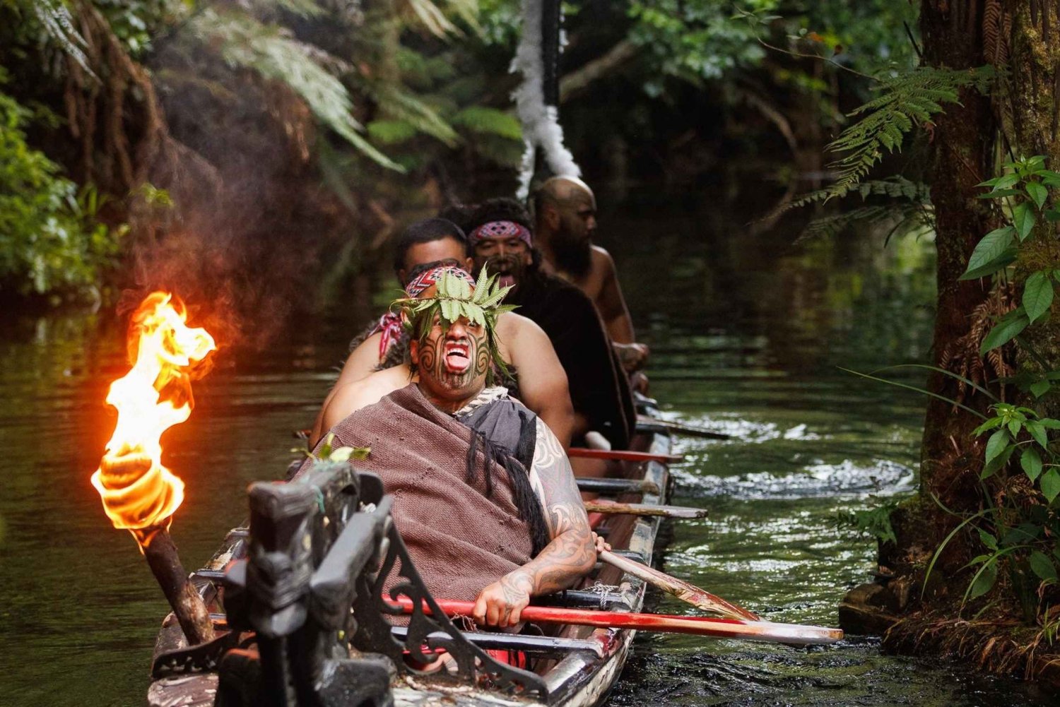 Rotorua : Le village maori de Mitai fait l'expérience des 'Voyages of Māori' (voyages des Māori)