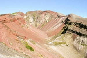 Rotorua: Mount Tarawera Volcanic Crater Half-Day Guided Walk