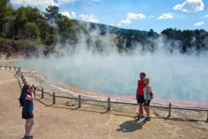 WAI-O-TAPU & HUKA FALLS RC - PRIVATE DAY TOUR FROM AUCKLAND