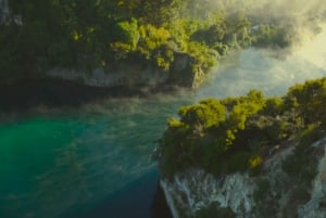 WAI-O-TAPU & HUKA FALLS RC - PRIVATE DAY TOUR FROM AUCKLAND