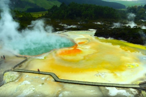 WAI-O-TAPU & HUKA FALLS RC - PRIVATE DAY TOUR FROM AUCKLAND