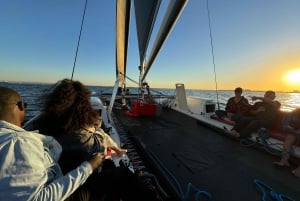 San Diego Bay: 2.5 hour Pure Catamaran Sailing Cruise