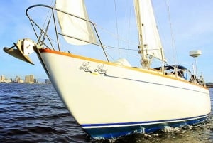 San Diego Bay: Signature 2-Hour Sailing Tour