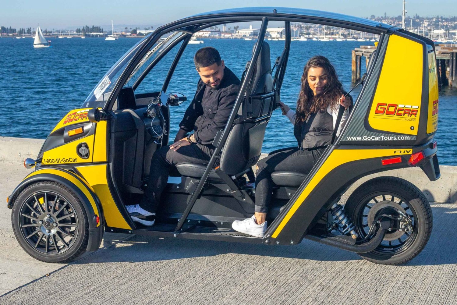 San Diego: Downtown Electric GoCar Rental