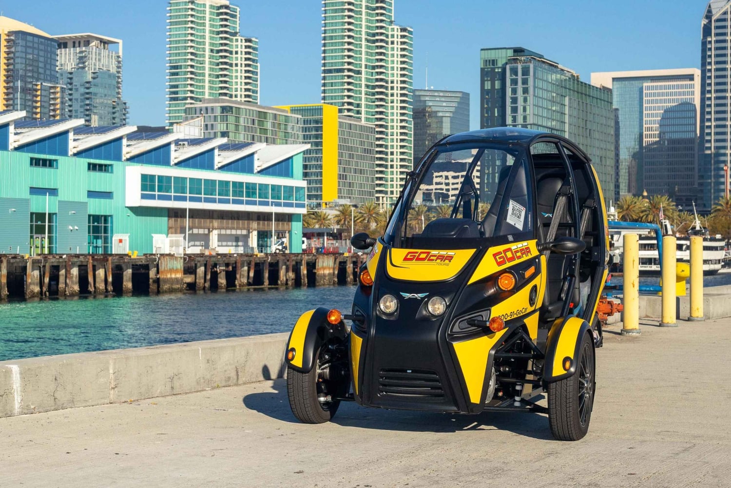 San Diego: Downtown Electric GoCar Rental