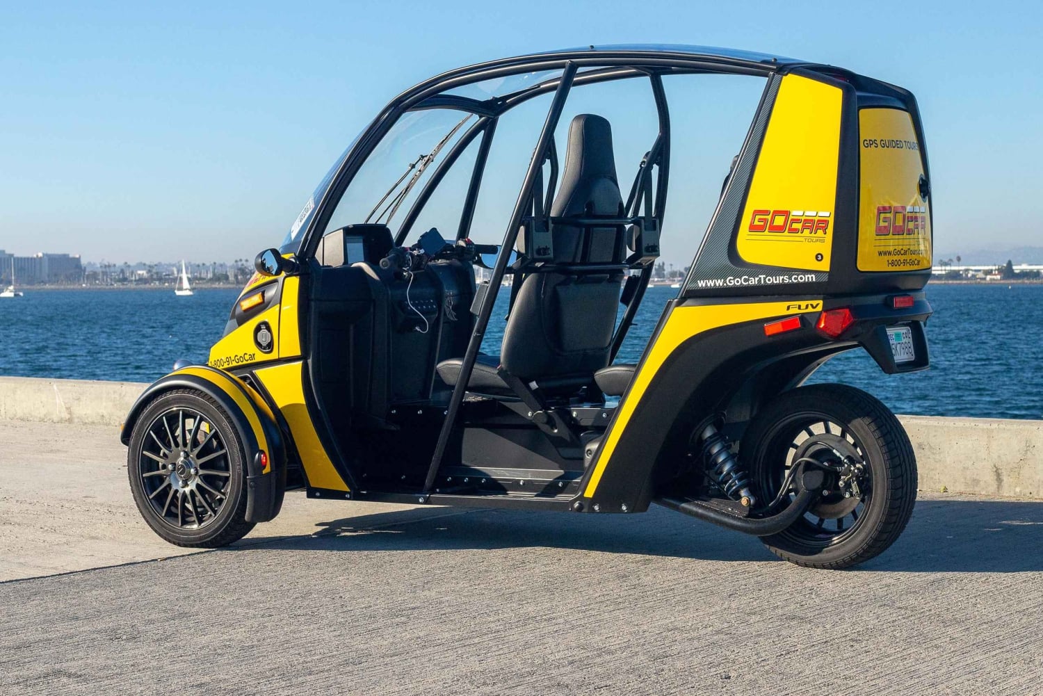 San Diego: Downtown Electric GoCar Rental