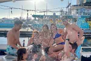 San Diego: Mission Bay Hot Tub Cruisin' - Båd 1 (maks. 8 personer)