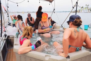 San Diego: Mission Bay Hot Tub Cruisin' - Båd 1 (maks. 8 personer)