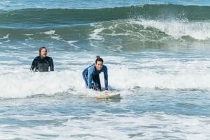 Solana Beach: lezione privata di surf con tavola e muta