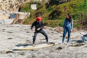 Solana Beach: lezione privata di surf con tavola e muta