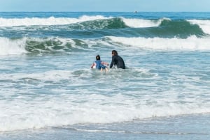 Solana Beach: lezione privata di surf con tavola e muta