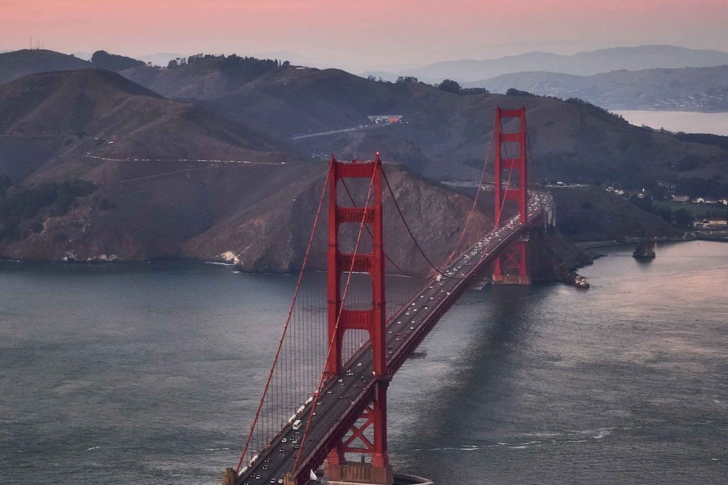 Lento San Franciscon yllä yökierros