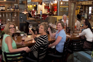 Napa Valley: tour di degustazione di vini con carrello all'aperto e pranzo