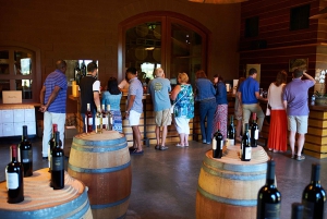 Napa Valley: tour di degustazione di vini con carrello all'aperto e pranzo