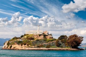 San Francisco: Alcatraz, lautta ja 2 päivän Hop-On Hop-Off -bussi