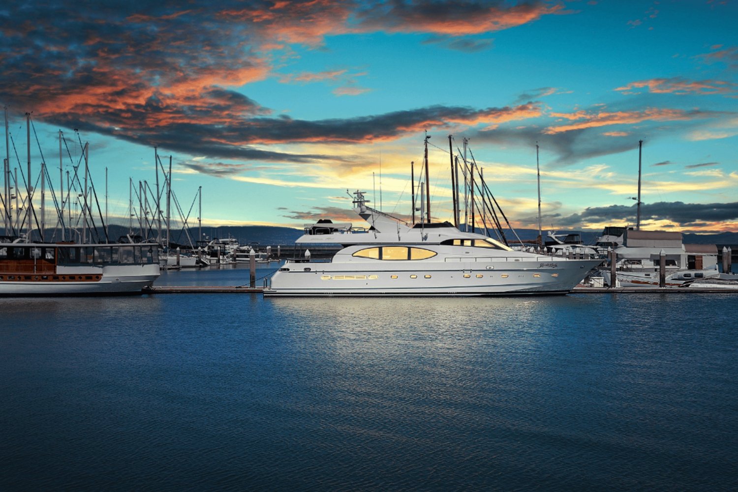 Alameda: Bay Area Super Yacht Dining Experience