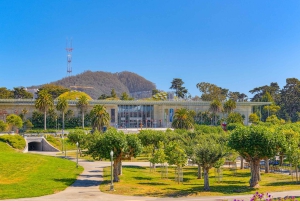 Kalifornijska Akademia Nauk w San Francisco wraz z wstępem