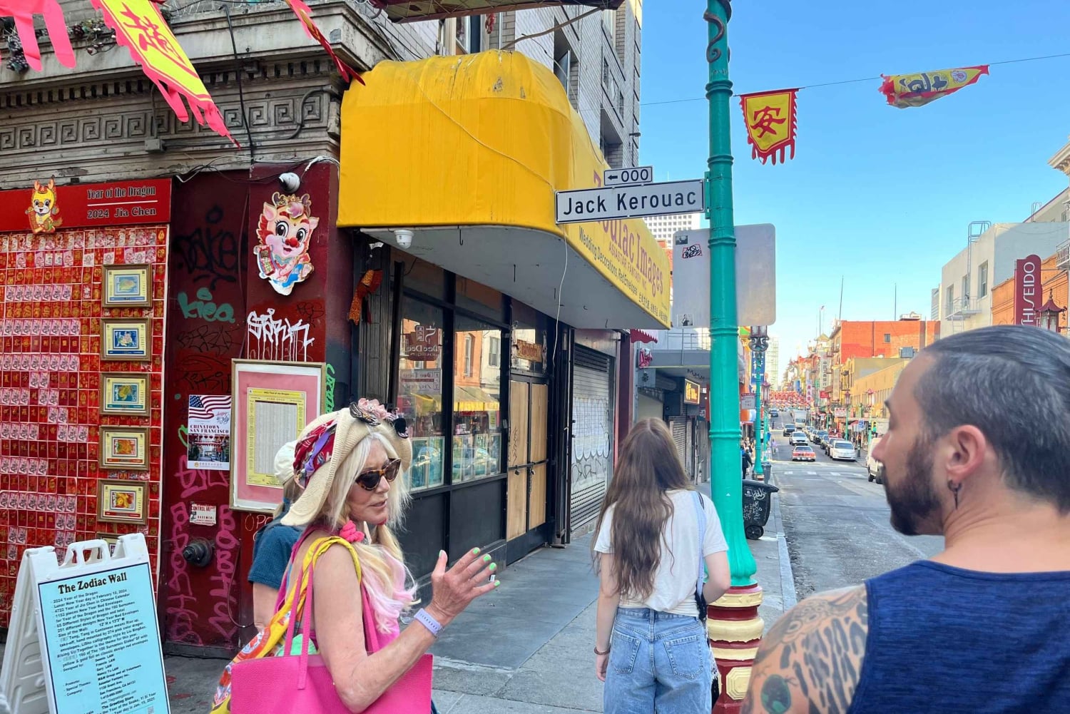 サンフランシスコ：サーカス＆ザ・シティ ノースビーチ・ウォーキングツアー