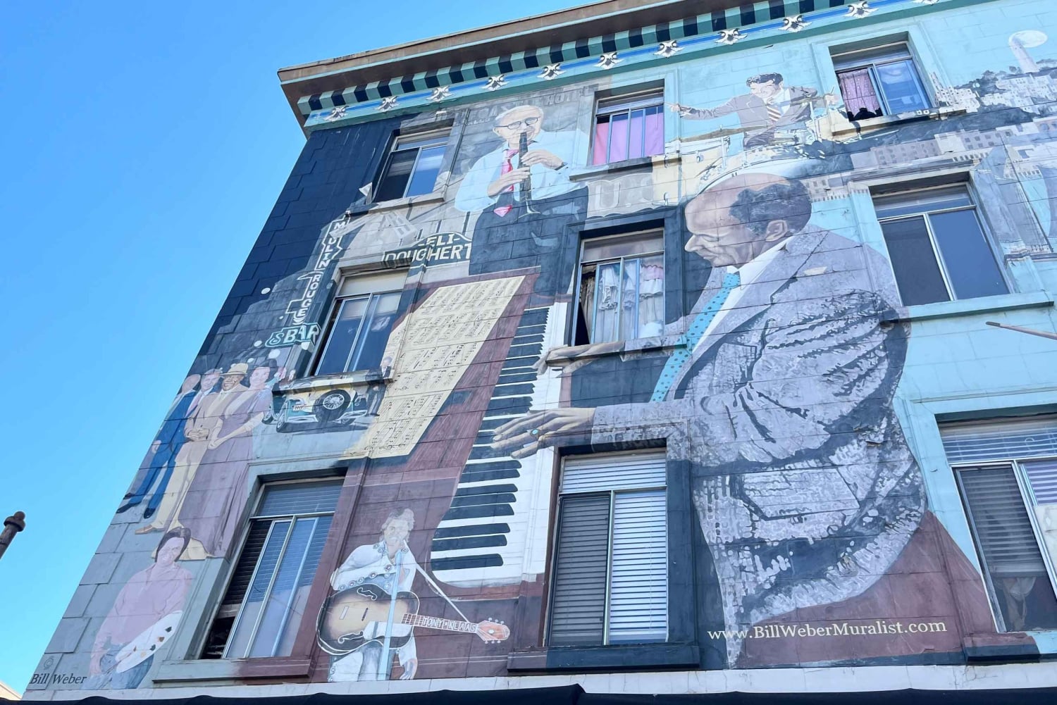 サンフランシスコ：サーカス＆ザ・シティ ノースビーチ・ウォーキングツアー