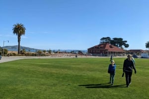 San Francisco Presidio Scavenger Hunt Walking Tour and Game