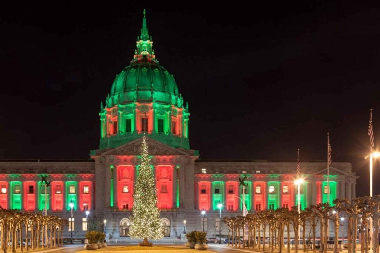 SF: Holiday Lights Tour with Ghirardelli Hot Chocolate