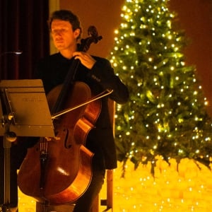 Candlelight: Canti di Natale su Cord instruments