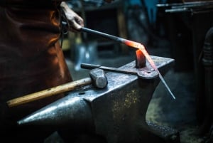 Baskisk valbåt och traditionellt baskiskt ciderhus