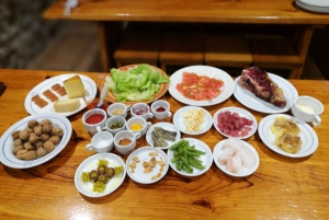 Bilbao: Gastronomic and Cultural Walking Tour with Tastings