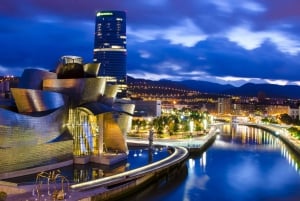 Bilbao: Passeio noturno privativo a pé