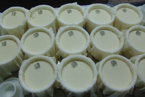 Откройте для себя искусство изготовления сыра Idiazabal в Стране Басков