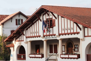 Utflykt till byarna i de franska och baskiska Pyrenéerna: Espelette, Ainhoa och Sare