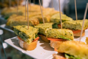 Wycieczka kulinarna po San Sebastian z Pintxos i drinkami z lokalnym przewodnikiem