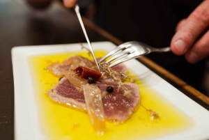 San Sebastián: piesza wycieczka z przewodnikiem po jedzeniu z degustacją wina