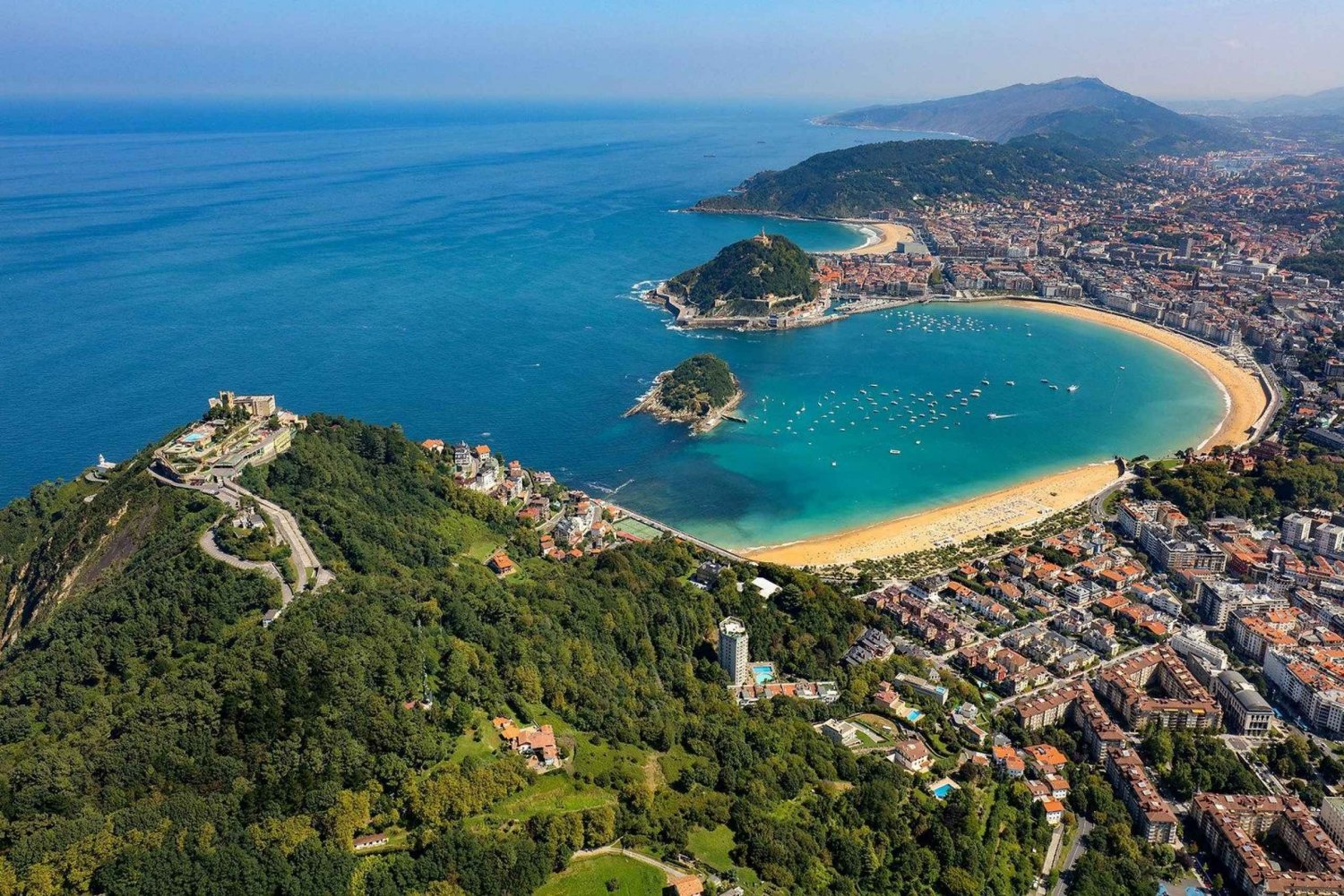 San Sebastian: Guided Walking Tour with Pintxo and Drink