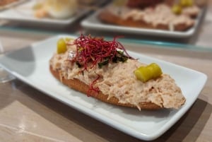 Тур по Сан-Себастьяну Пинчос: вкусная еда, напитки и атмосфера