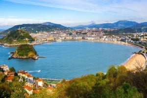 San Sebastian: Private Walking Tour with Pintxo and Drink